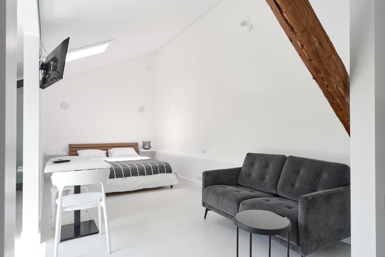 White Door Apartments Mansard Heart Of Odessa 2 מראה חיצוני תמונה