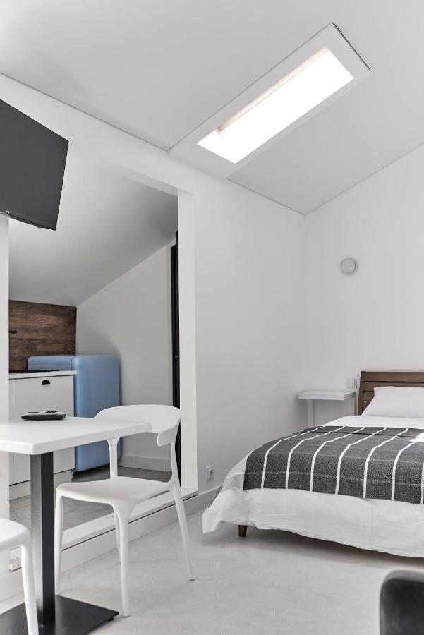 White Door Apartments Mansard Heart Of Odessa 2 מראה חיצוני תמונה