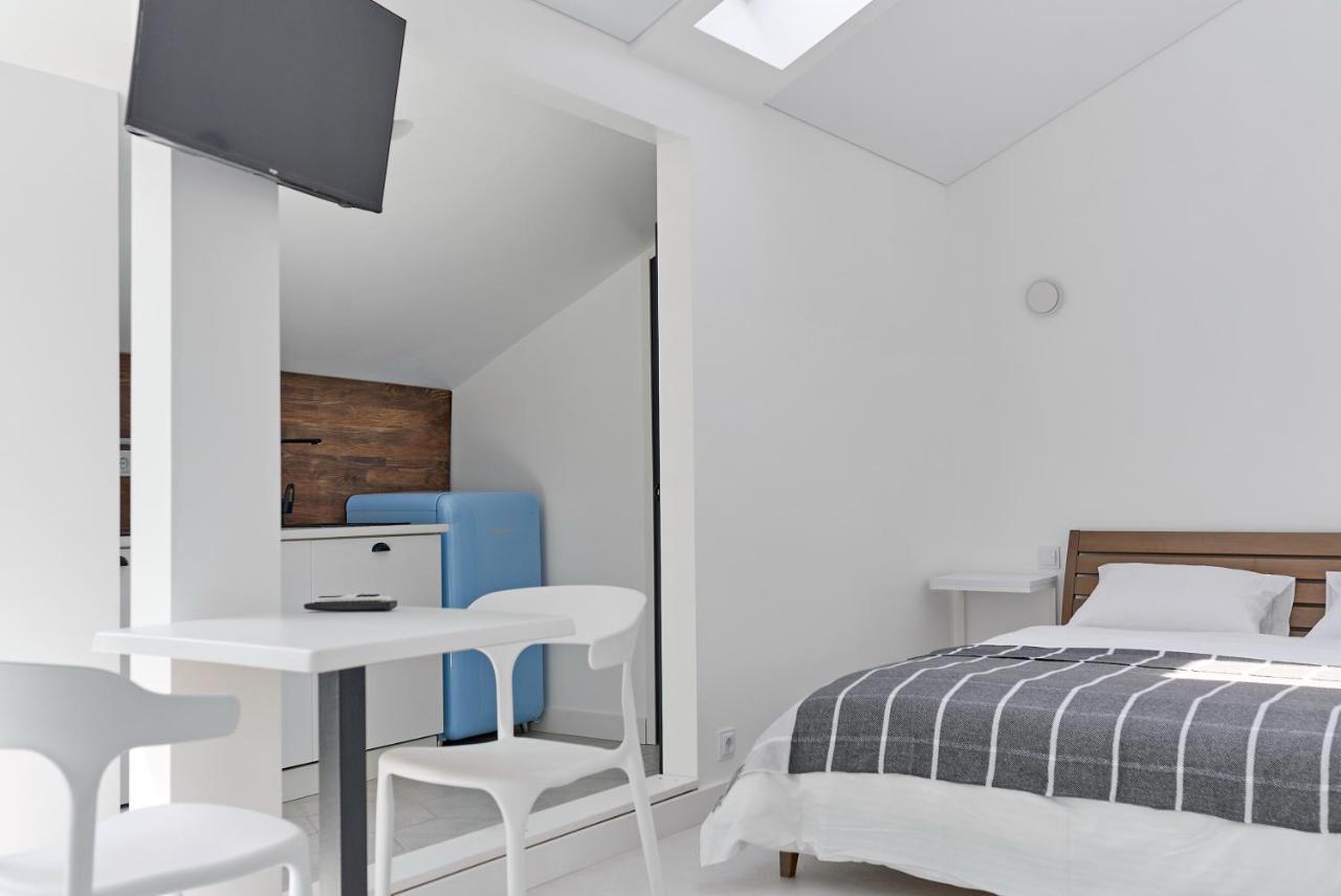 White Door Apartments Mansard Heart Of Odessa 2 מראה חיצוני תמונה