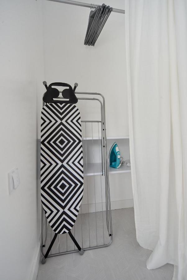 White Door Apartments Mansard Heart Of Odessa 2 מראה חיצוני תמונה