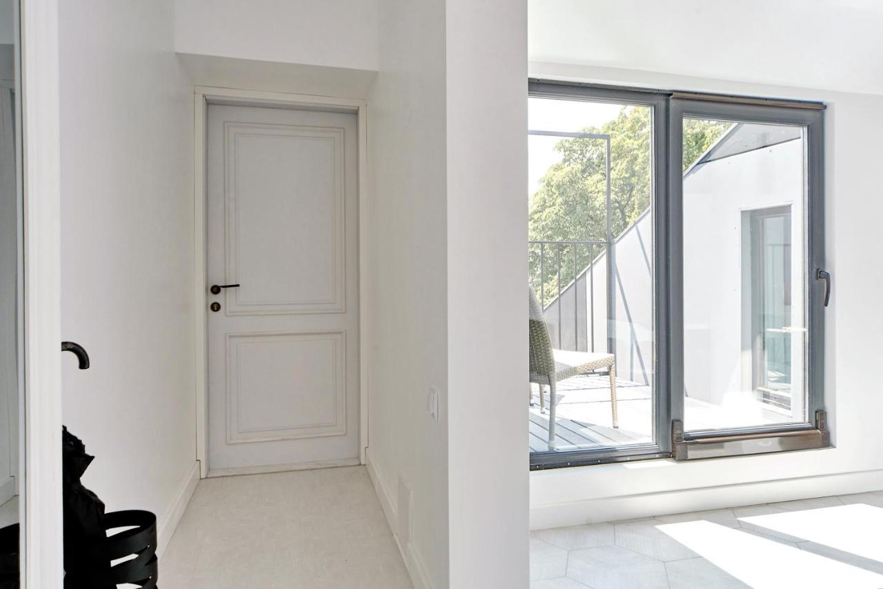 White Door Apartments Mansard Heart Of Odessa 2 מראה חיצוני תמונה